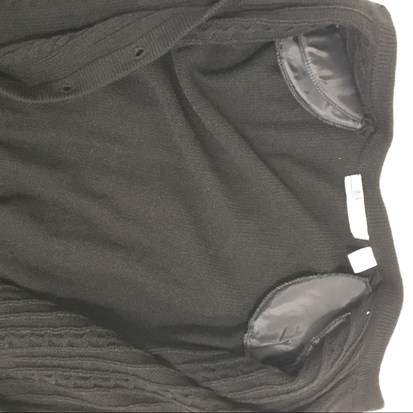 CHINAWEAR Black sweater /button closure - Picture 6 of 8